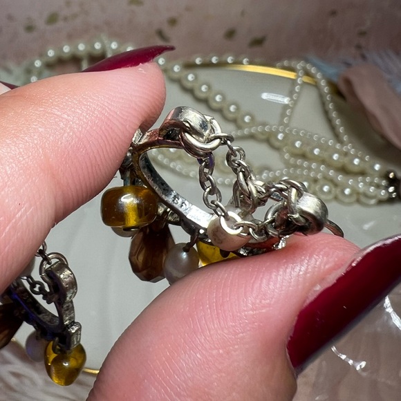 🧡Vintage AVON Earthtone and Pearlesque Chandelier Earrings🧡 - Picture 3 of 3